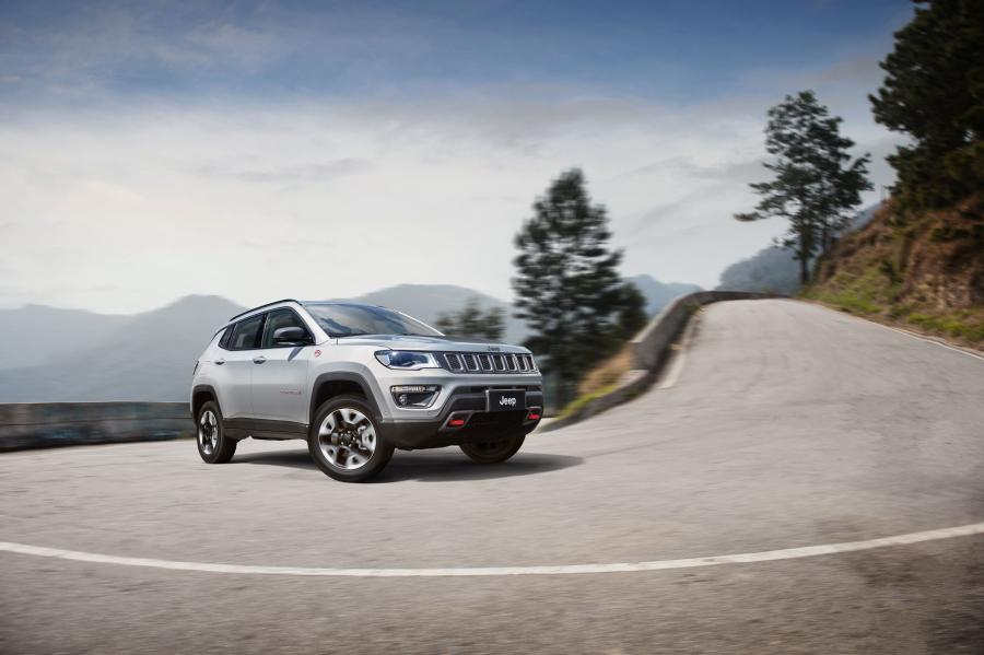  Jeep Compass Trailhawk 2016 года  (LA) (фото 18 из 27)
